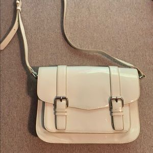 CROSS BODY MINT GREEN PURSE.